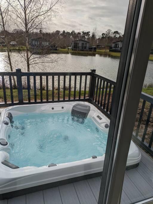 Kingfisher Lodge Woodhall Spa Eksteriør billede